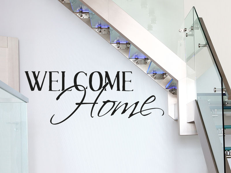 Welcome Home Wandtattoo im Treppenhaus