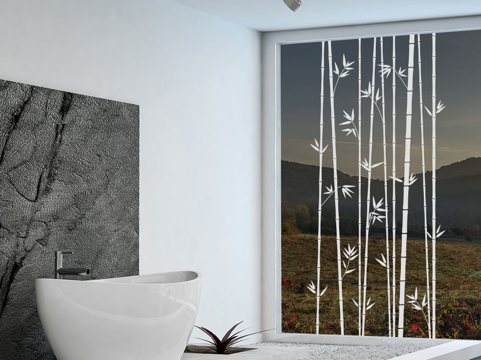 Bambus Stangen als Glasaufkleber in Sandstrahloptik im Badezimmer 