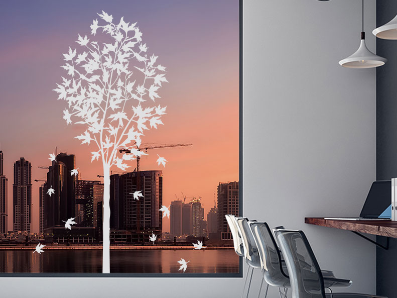 Fensterdekorfolie Ahornbaum im Wind im Büro